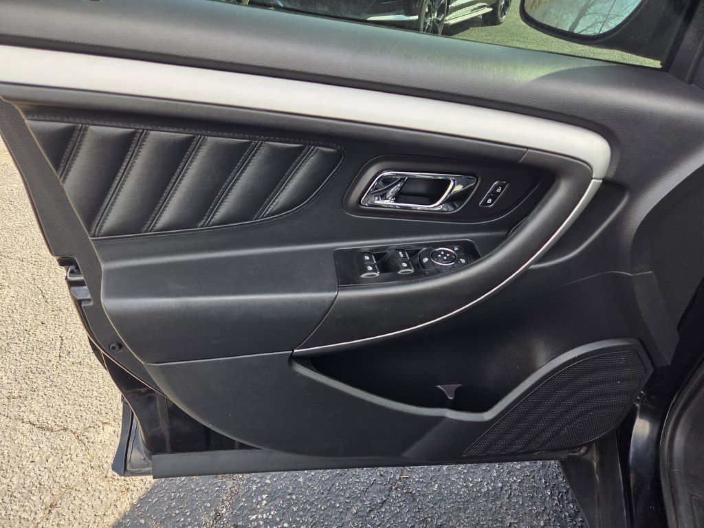 2016 Ford Taurus Image 21