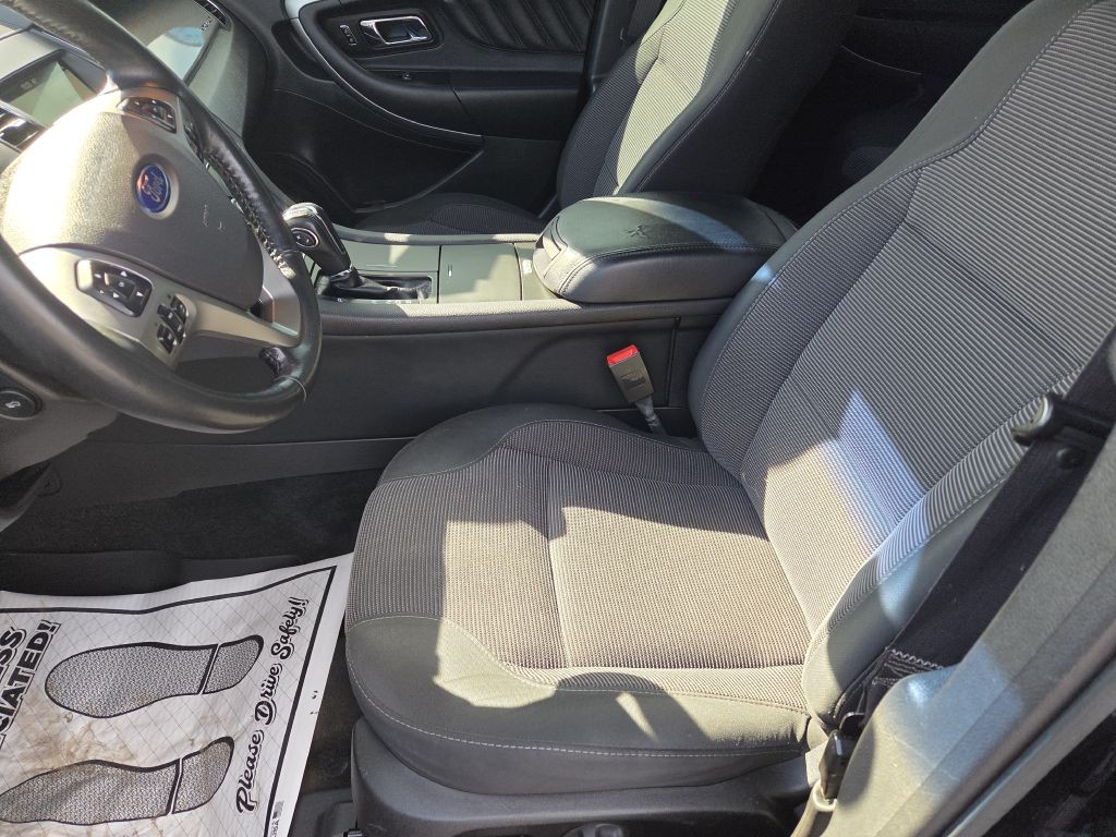 2016 Ford Taurus Image 24