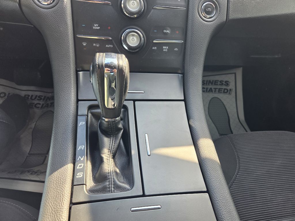 2016 Ford Taurus Image 35