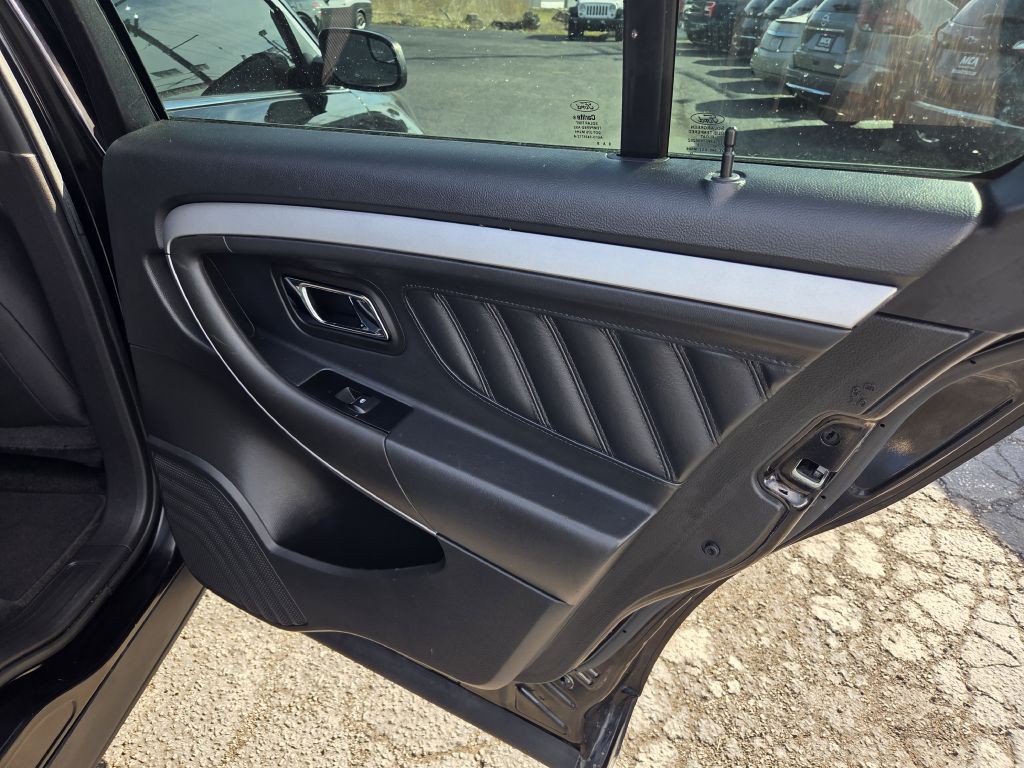 2016 Ford Taurus Image 50