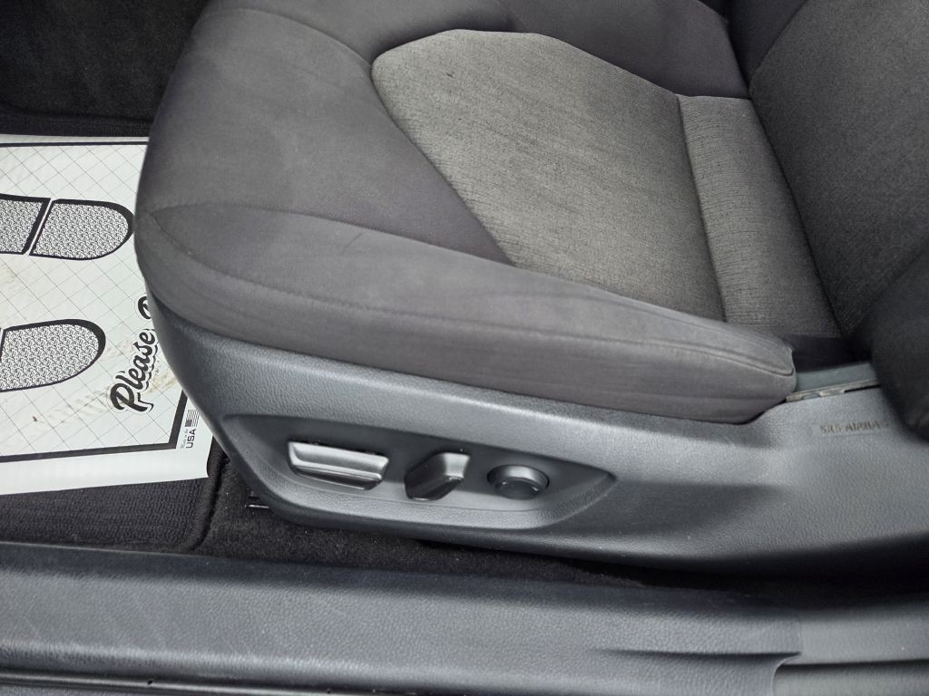 2020 Toyota Camry Image 20