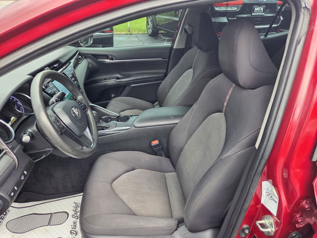 2020 Toyota Camry Image 21