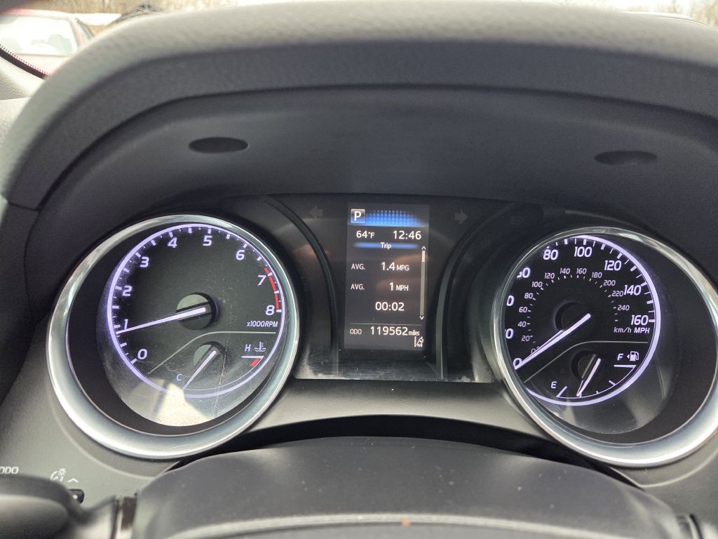 2020 Toyota Camry Image 25
