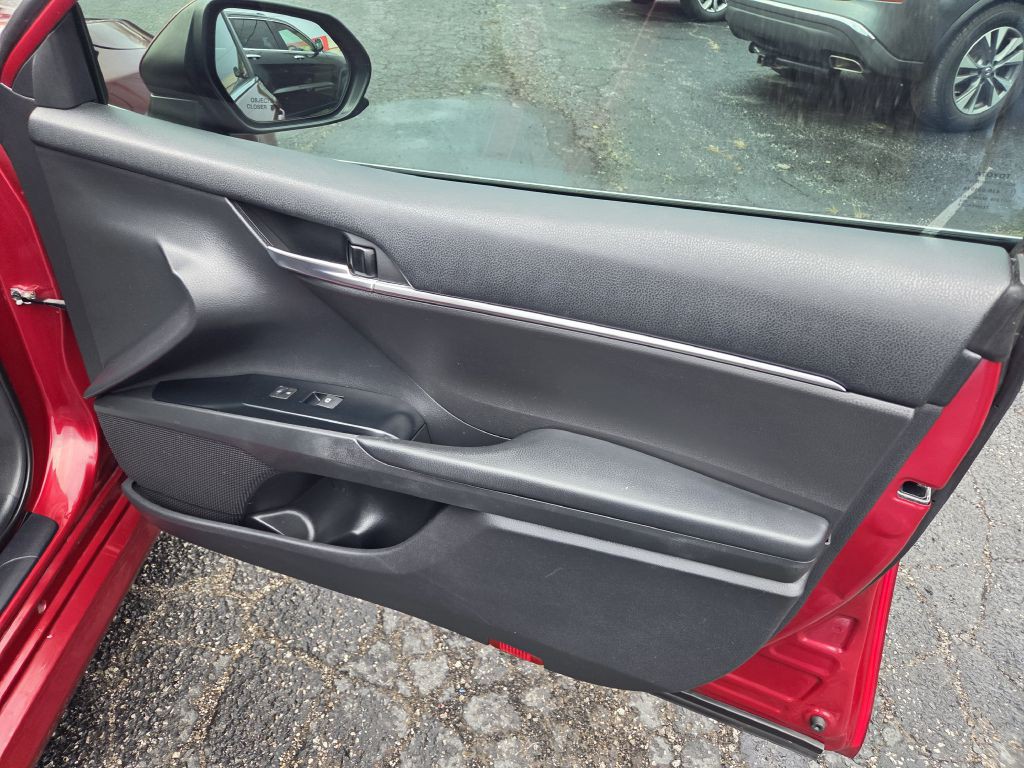 2020 Toyota Camry Image 38