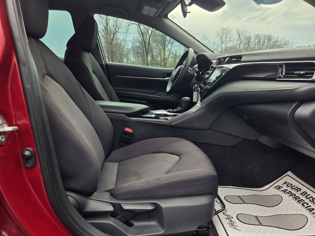 2020 Toyota Camry Image 40