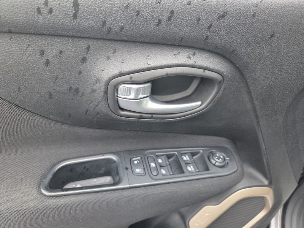 2017 Jeep Renegade Image 22