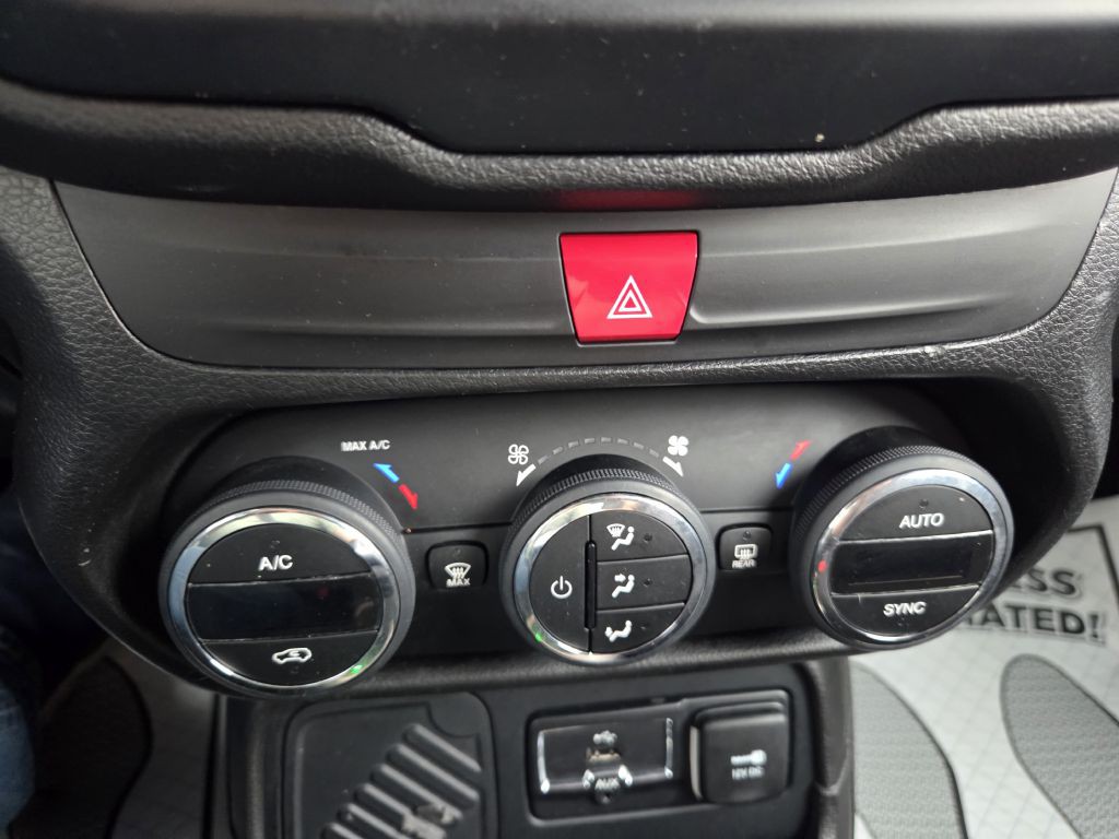 2017 Jeep Renegade Image 29
