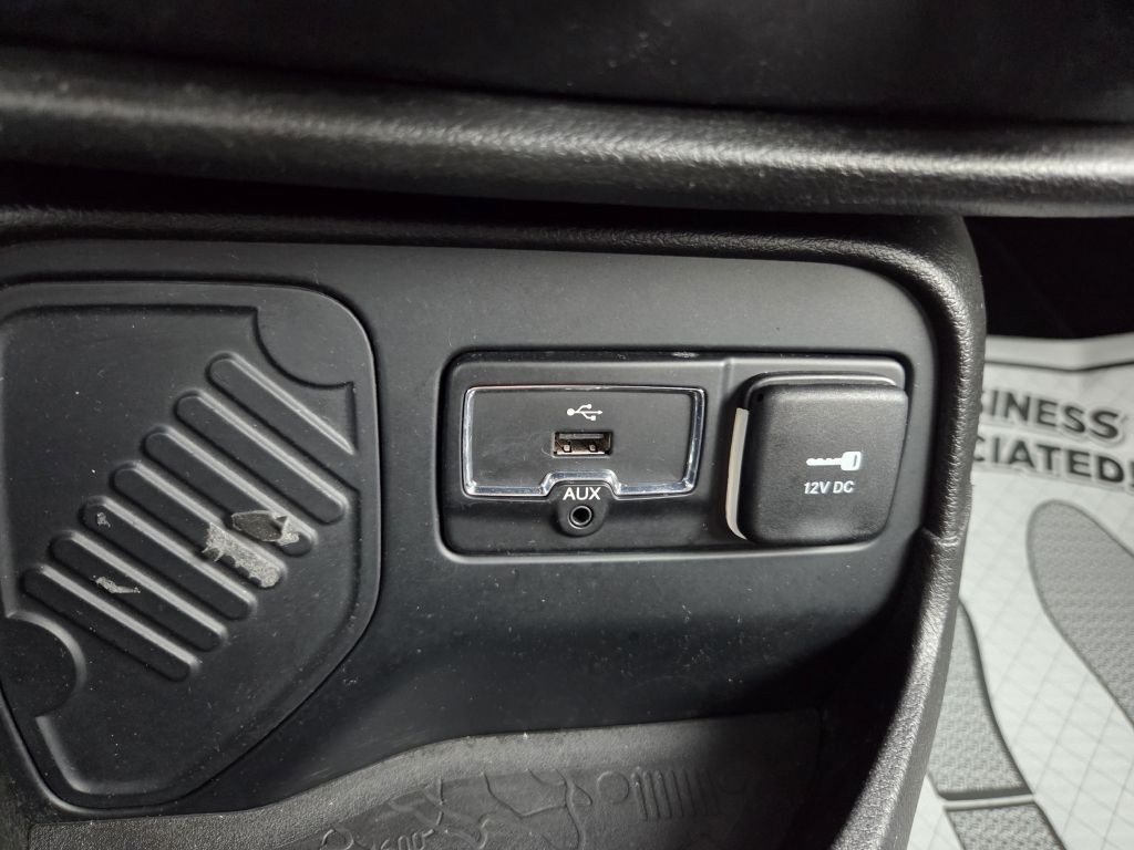 2017 Jeep Renegade Image 30