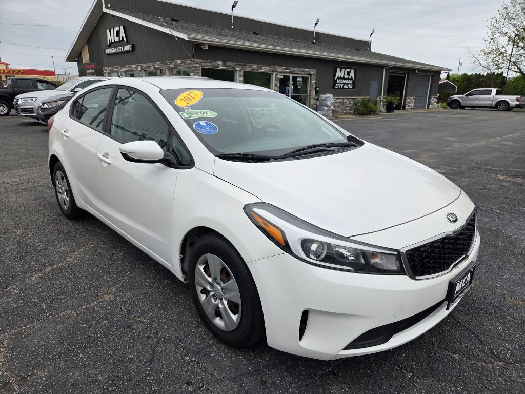 2017 Kia Forte Image 2
