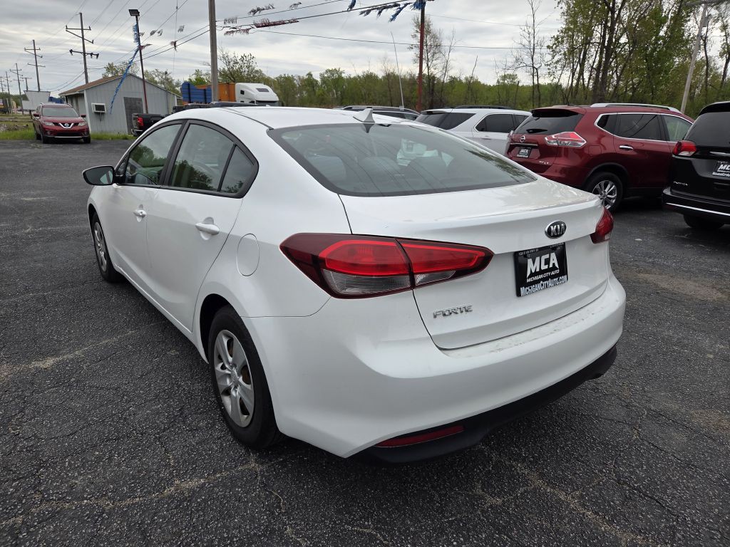 2017 Kia Forte Image 10