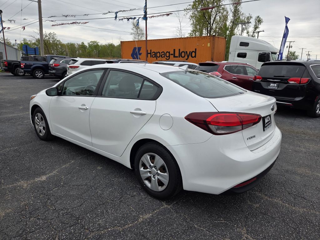 2017 Kia Forte Image 11
