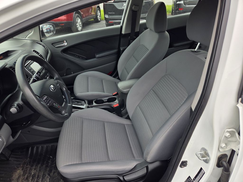 2017 Kia Forte Image 21