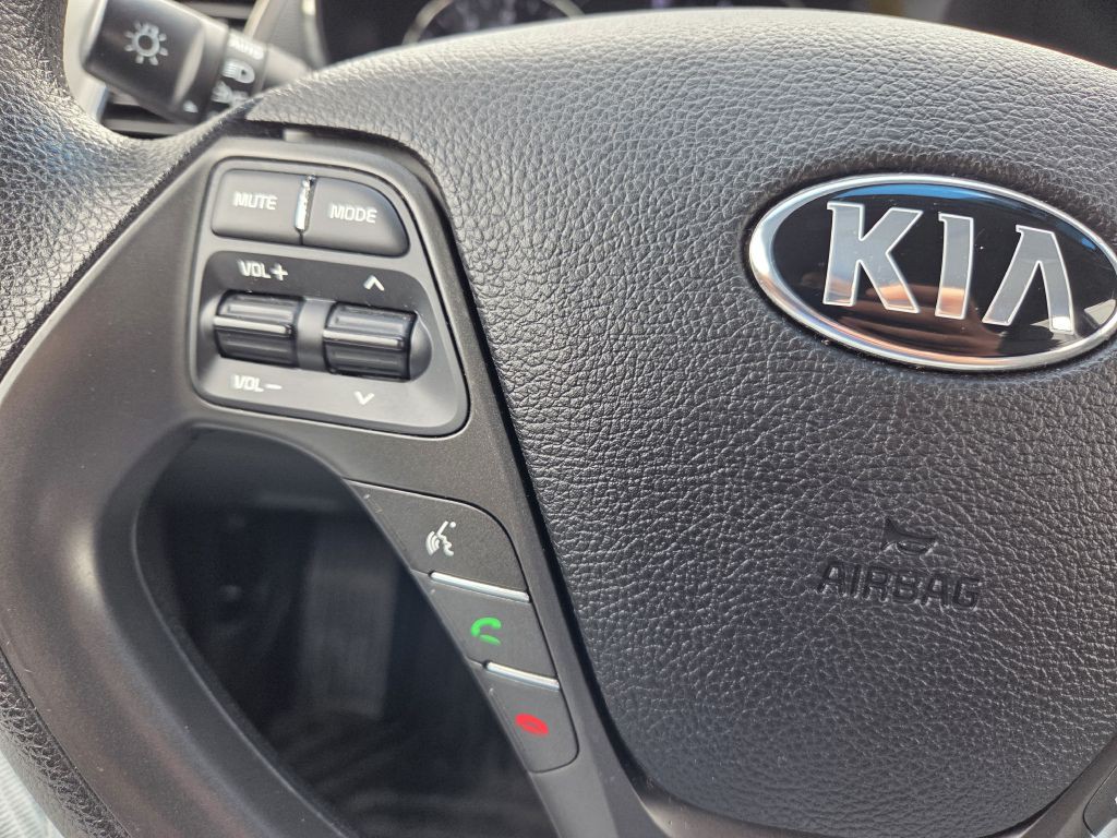 2017 Kia Forte Image 26