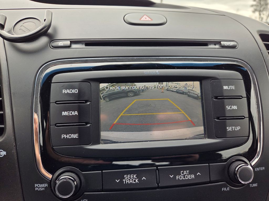2017 Kia Forte Image 32