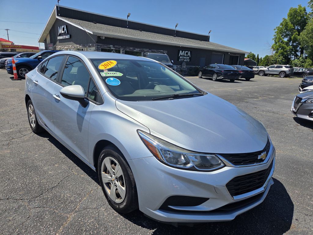 2018 Chevrolet Cruze Image 2