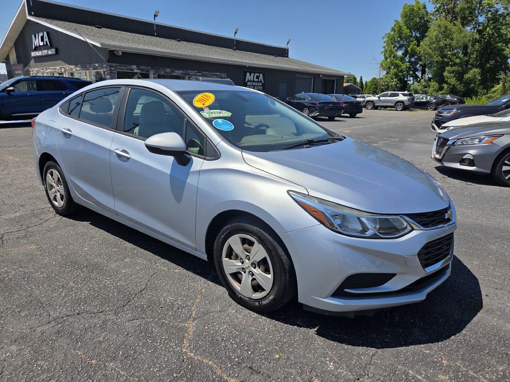 2018 Chevrolet Cruze Image 3