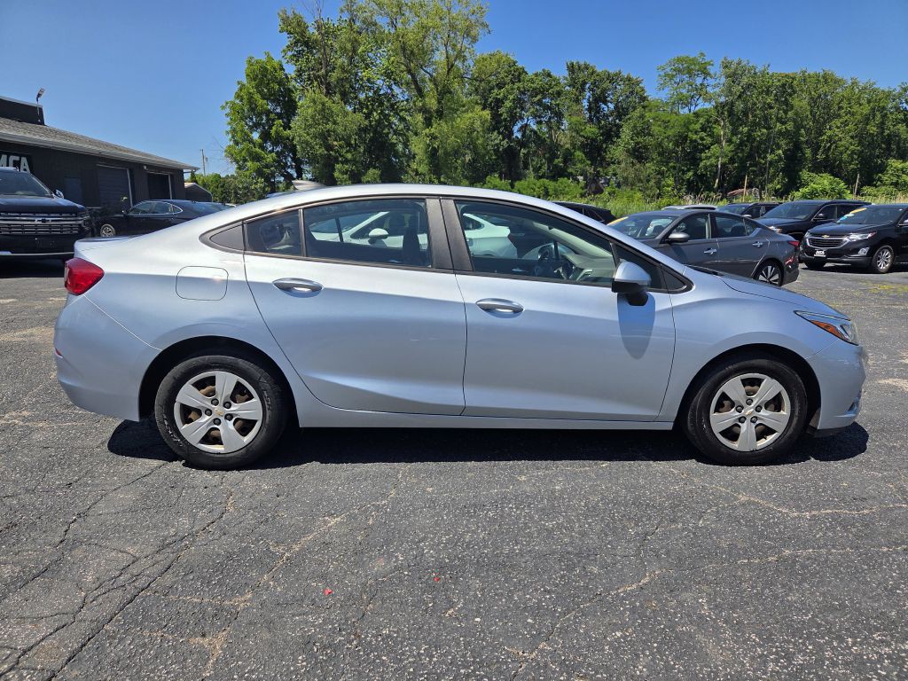 2018 Chevrolet Cruze Image 5