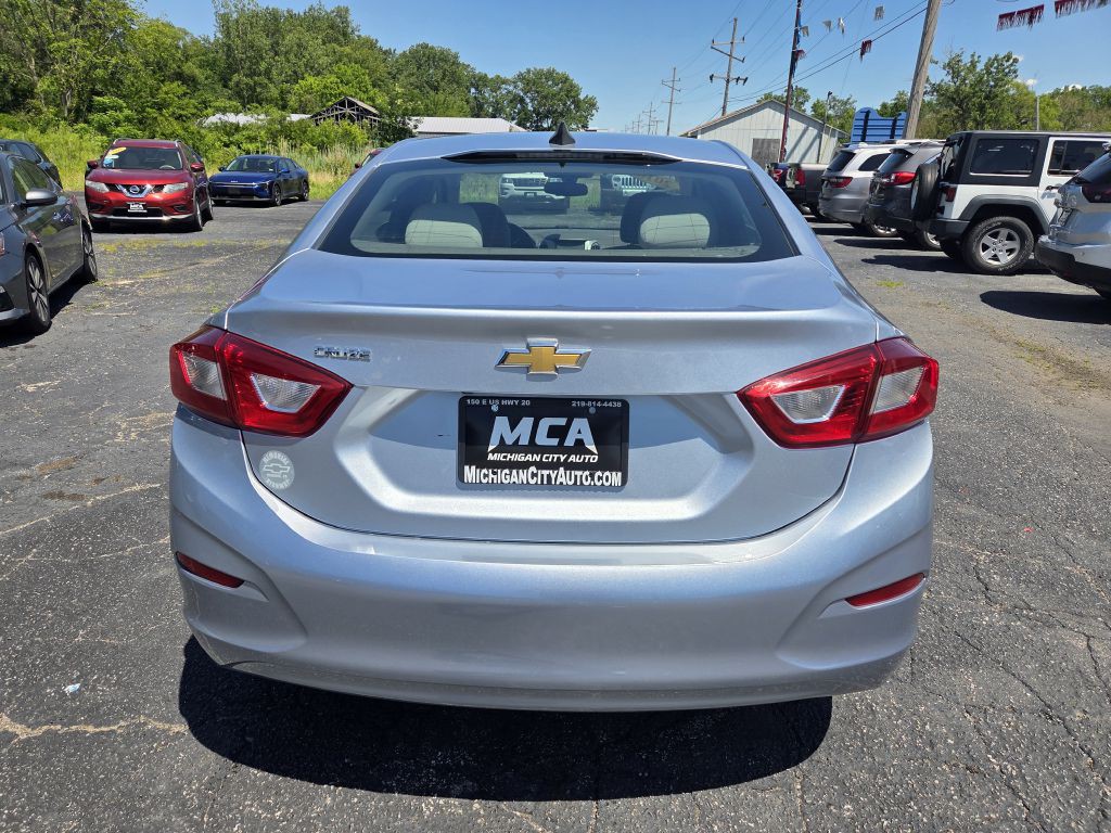 2018 Chevrolet Cruze Image 8