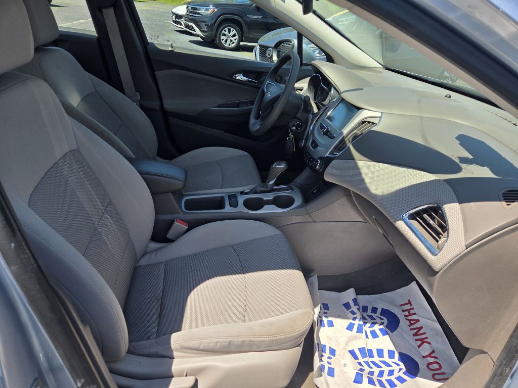 2018 Chevrolet Cruze Image 36