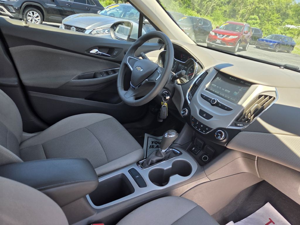 2018 Chevrolet Cruze Image 37