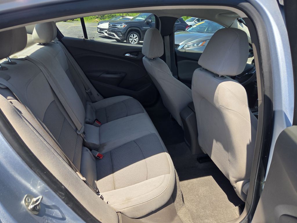 2018 Chevrolet Cruze Image 39