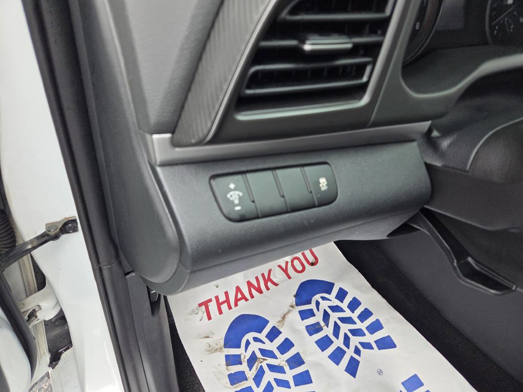 2019 Hyundai Elantra Image 21