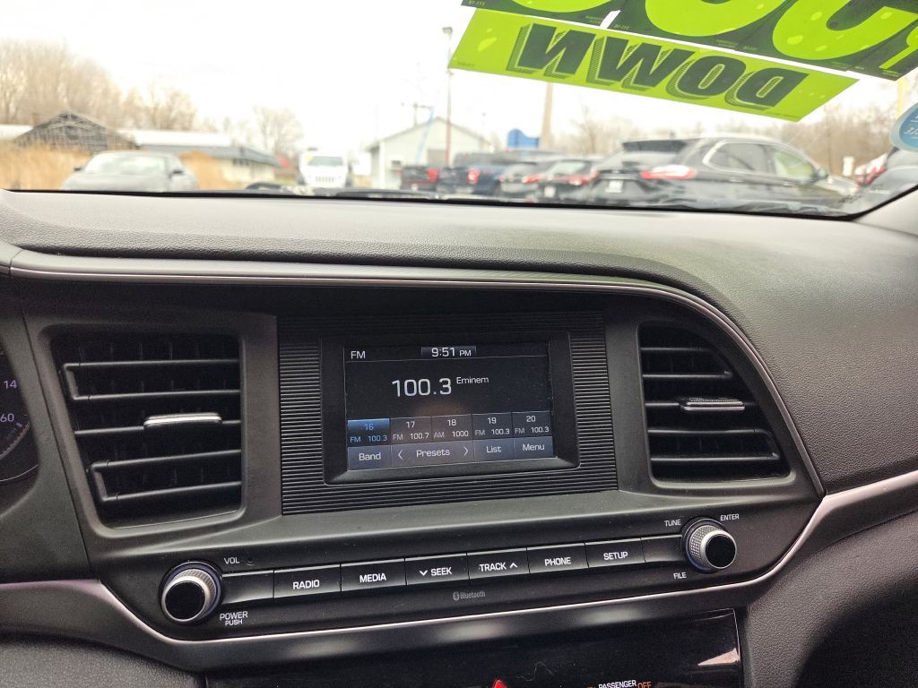 2019 Hyundai Elantra Image 25