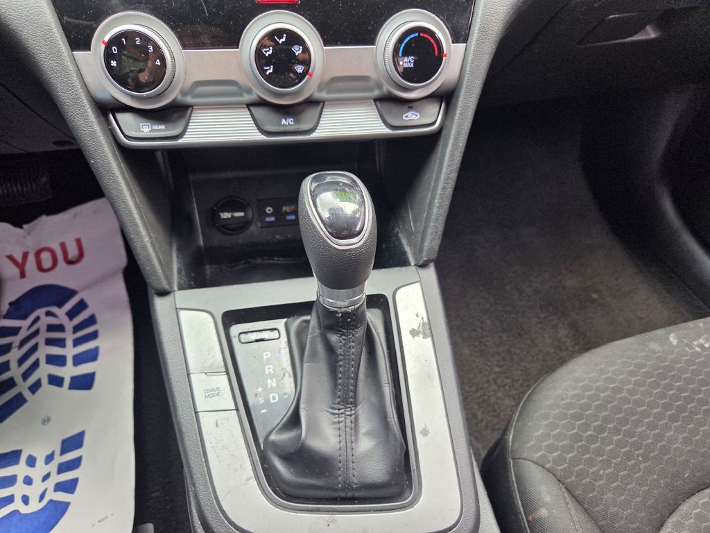 2019 Hyundai Elantra Image 29