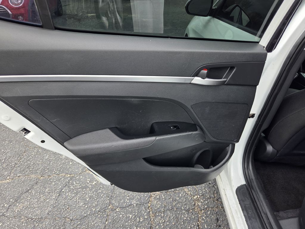2019 Hyundai Elantra Image 30