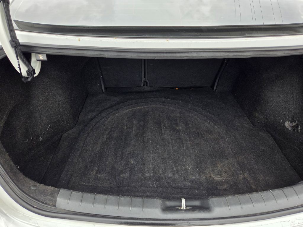 2019 Hyundai Elantra Image 32