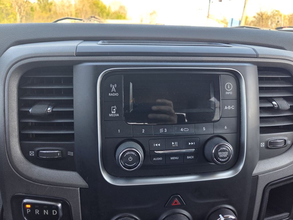 2015 RAM 1500 Image 31