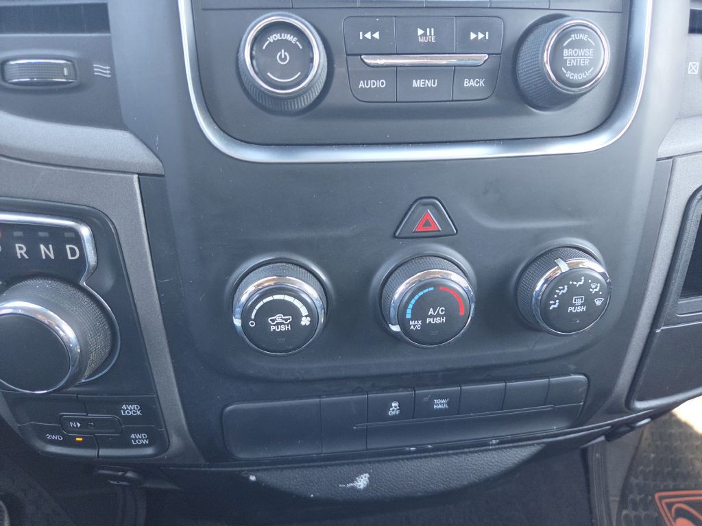 2015 RAM 1500 Image 32