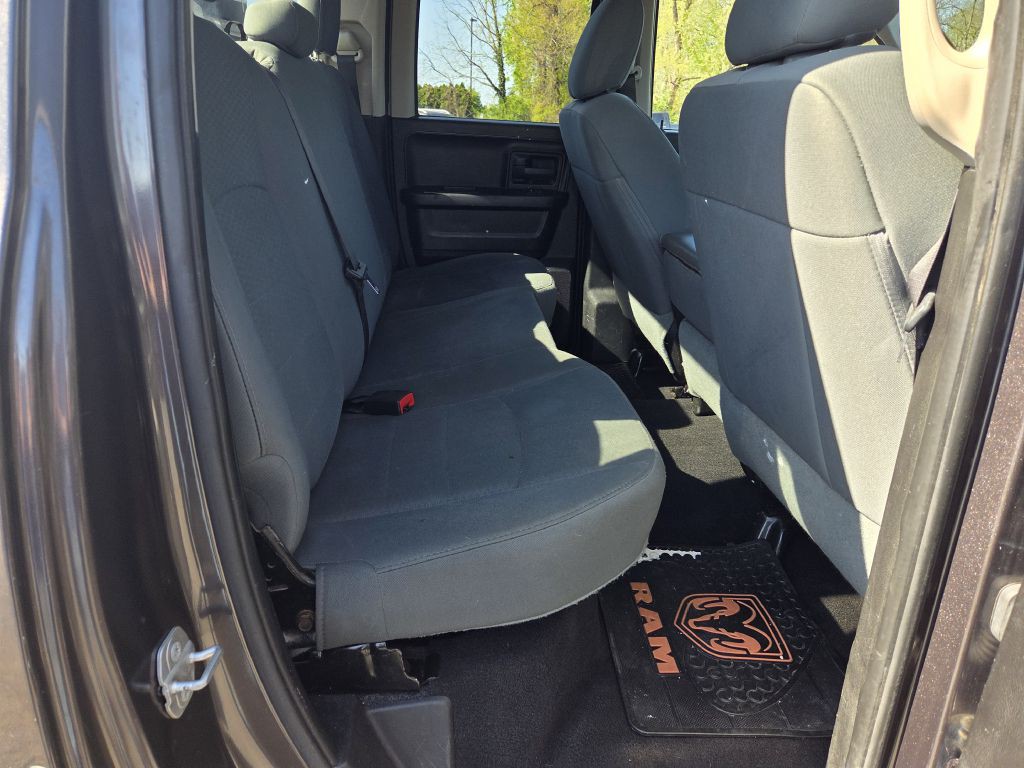 2015 RAM 1500 Image 43