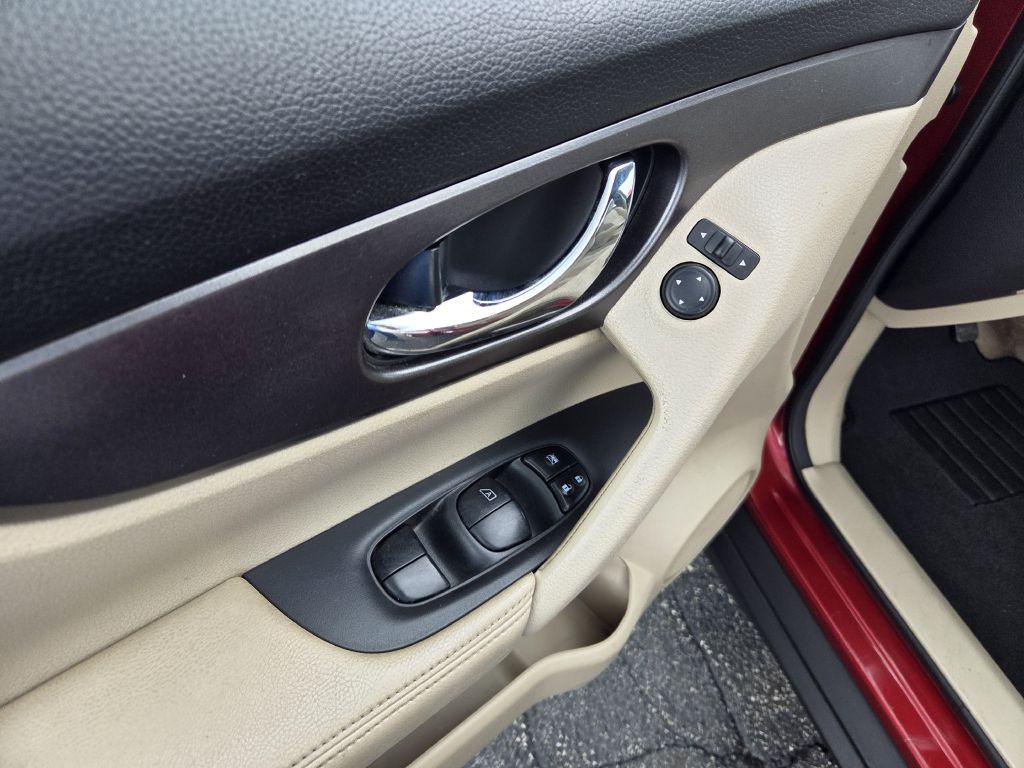 2015 Nissan Rogue Image 20