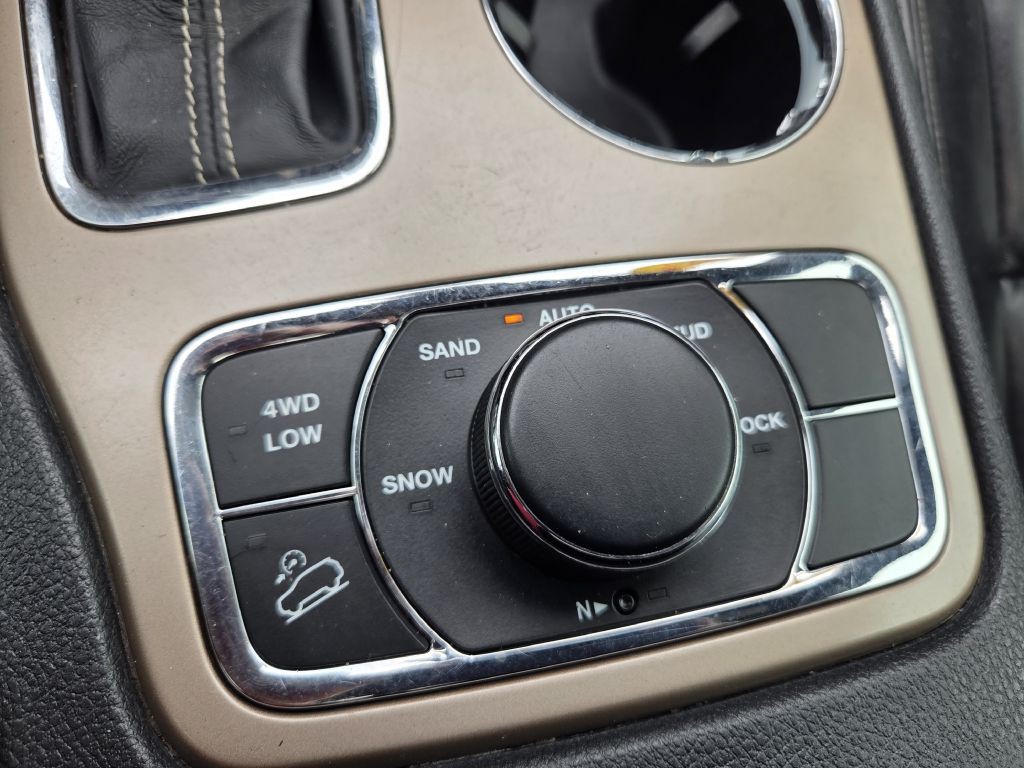 2017 Jeep Grand Cherokee Image 39