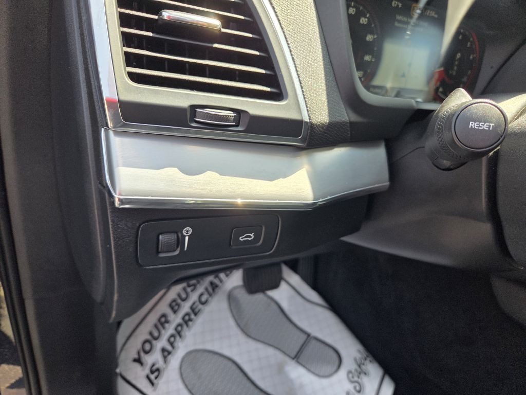 2016 Volvo XC90 Image 26