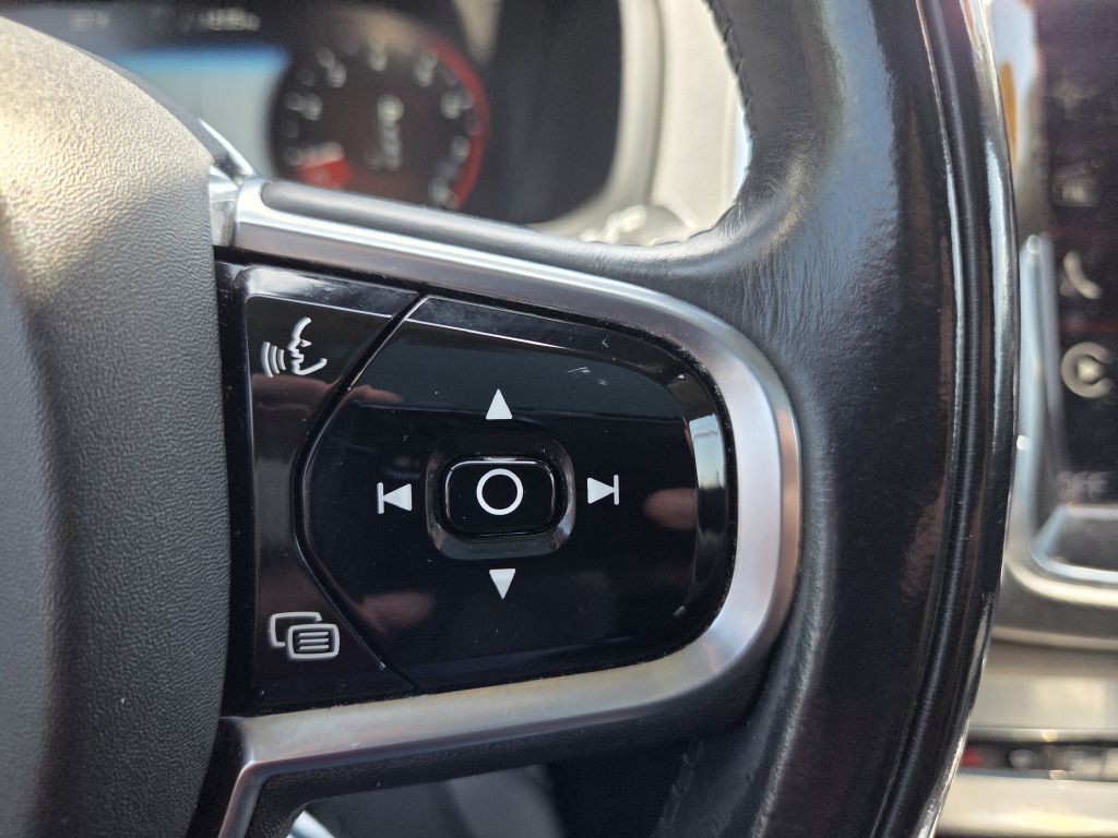 2016 Volvo XC90 Image 31
