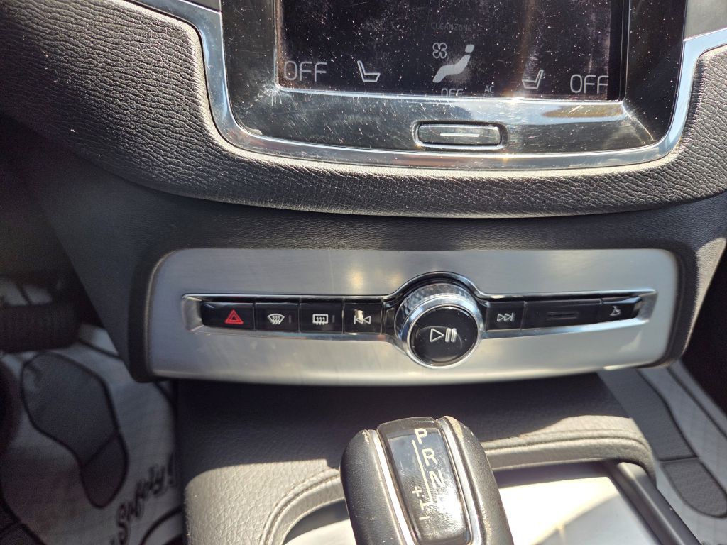 2016 Volvo XC90 Image 34