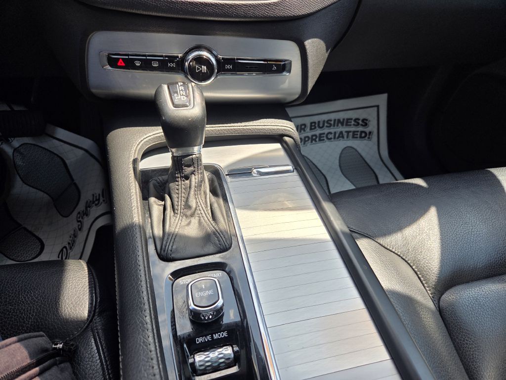 2016 Volvo XC90 Image 35