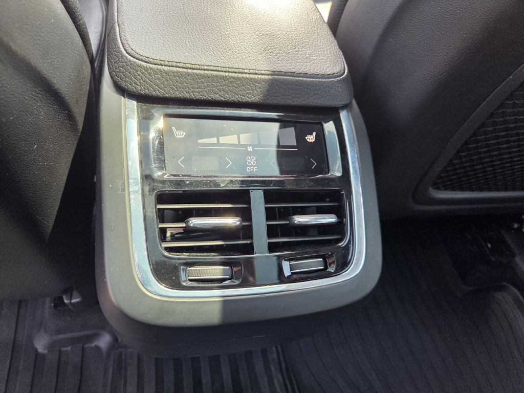 2016 Volvo XC90 Image 43