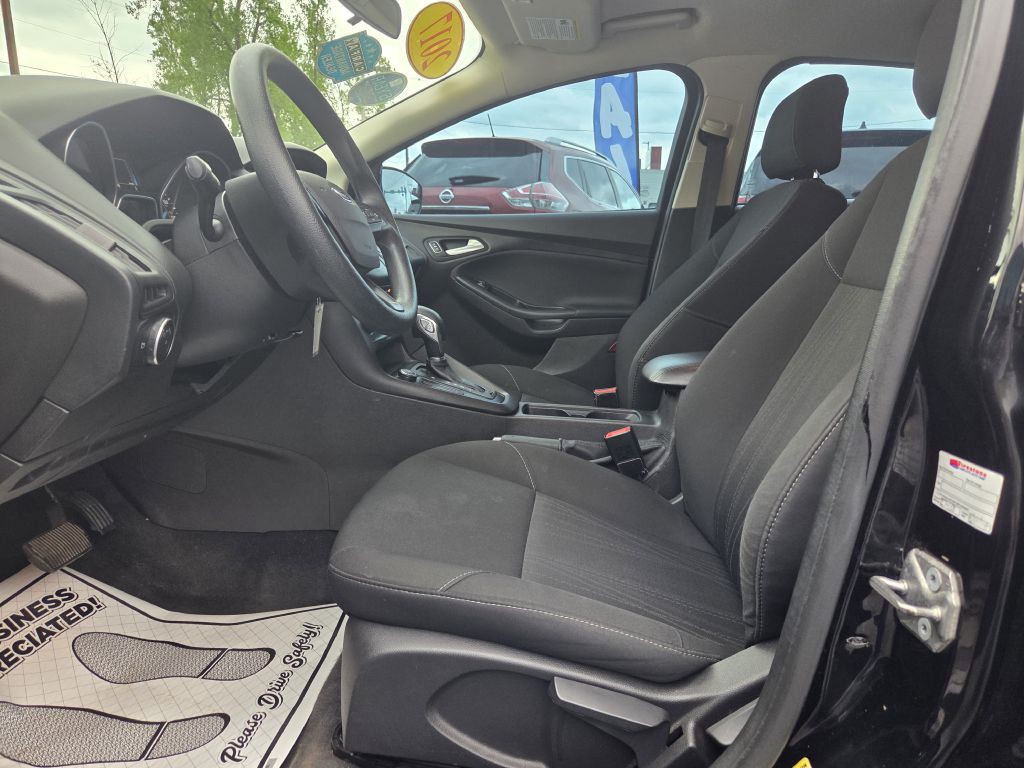 2017 Ford Focus Image 21