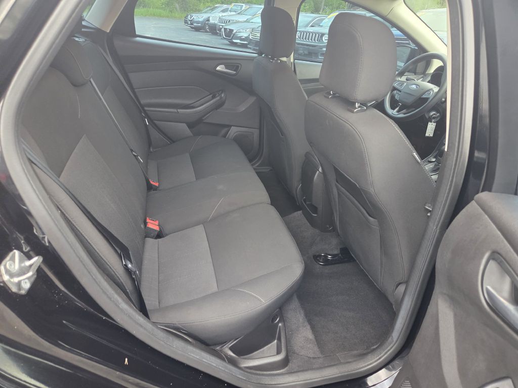 2017 Ford Focus Image 33