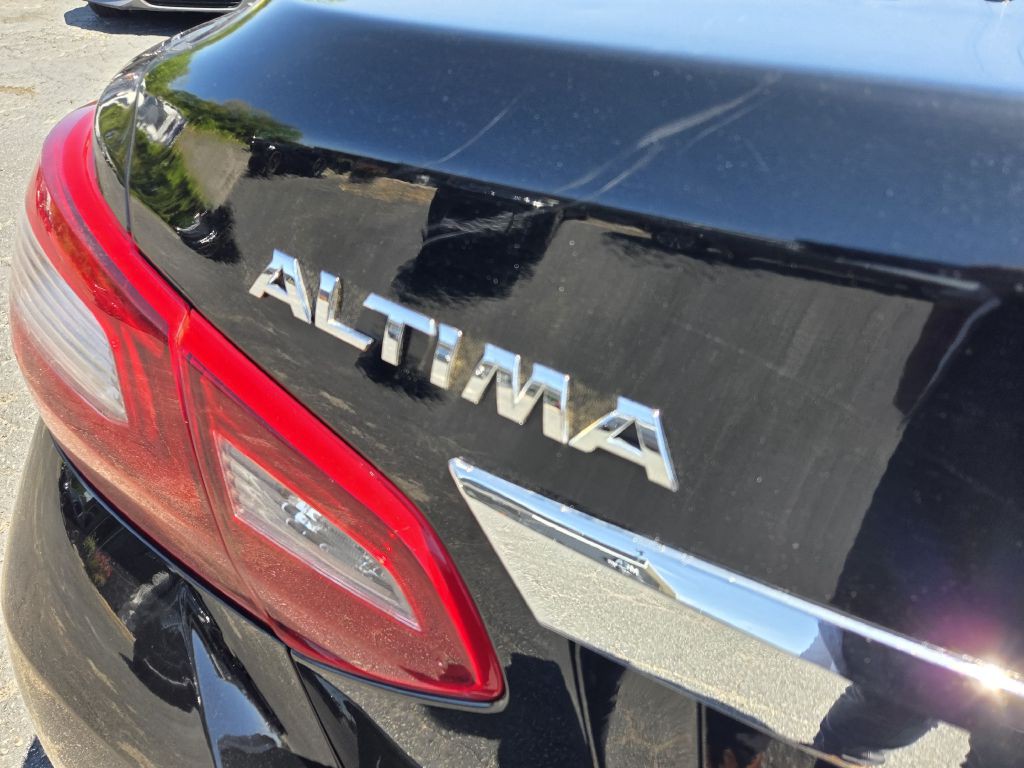 2018 Nissan Altima Image 8