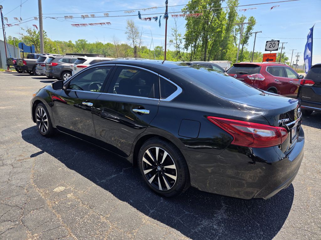 2018 Nissan Altima Image 11