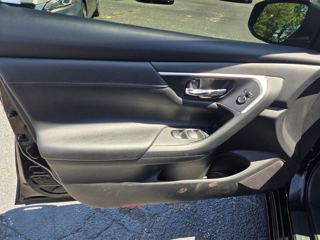 2018 Nissan Altima Image 18