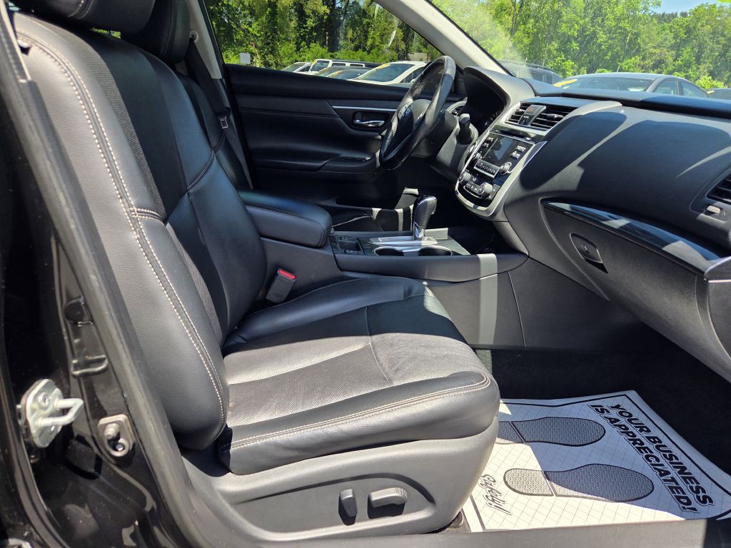 2018 Nissan Altima Image 35