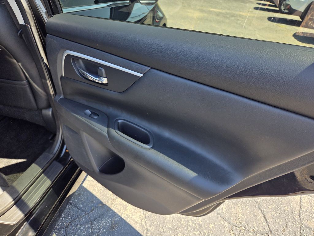 2018 Nissan Altima Image 36