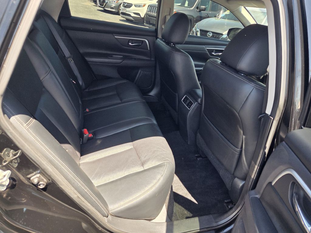 2018 Nissan Altima Image 37