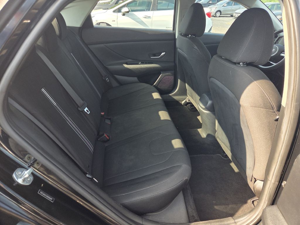 2021 Hyundai Elantra Image 38