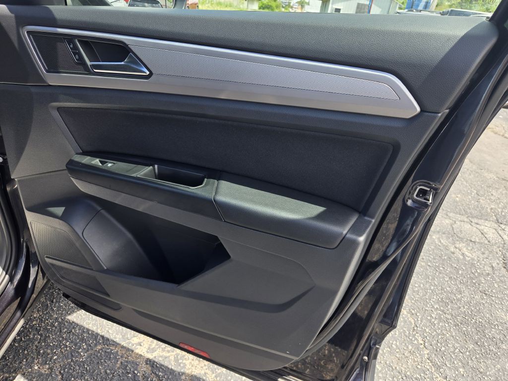 2020 Volkswagen Atlas Cross Sport Image 39